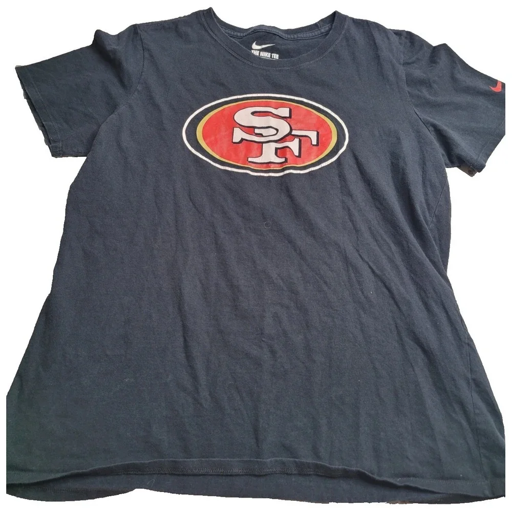 The NIKE Tee Athletic Cut San Fransico 49ers 100% Cotton Short Sleeve Women's XL